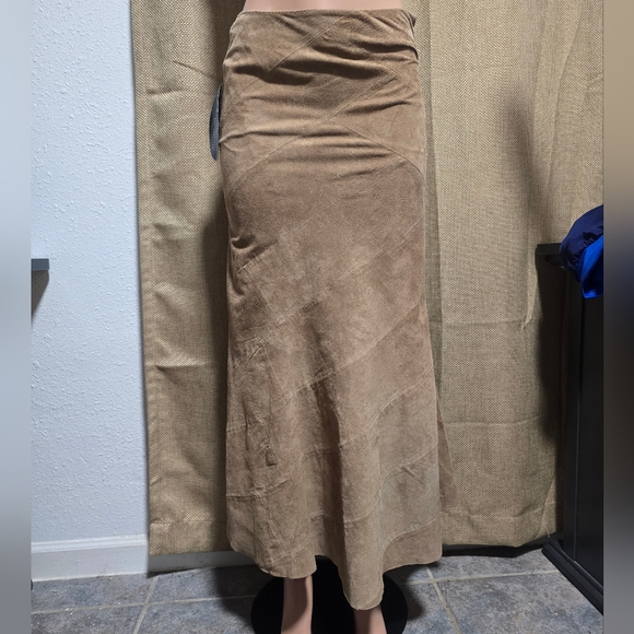 Elegant Tan Maxi Skirt - Picture 1 of 10